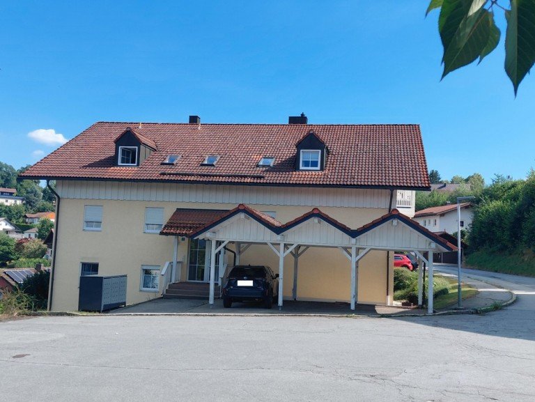 Eingangsbereich Waldkirchen Souterrainwohnung *TOP LAGE - HELLE SOUTERRAINWOHNUNG * fu�l�ufig ins Zentrum von Waldkirchen