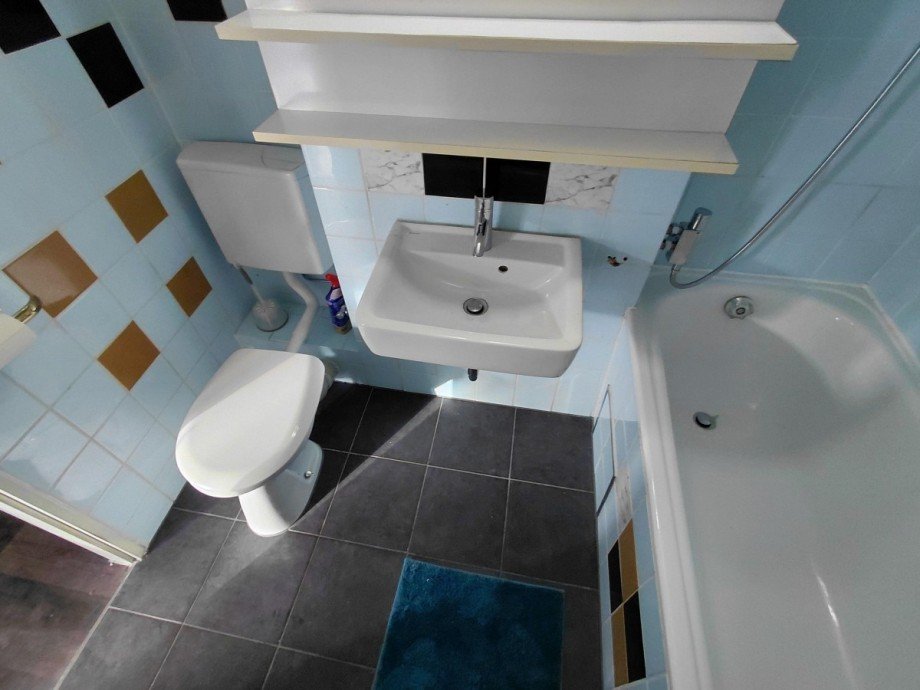 Badezimmer mit Wanne Wohnung Neureichenau