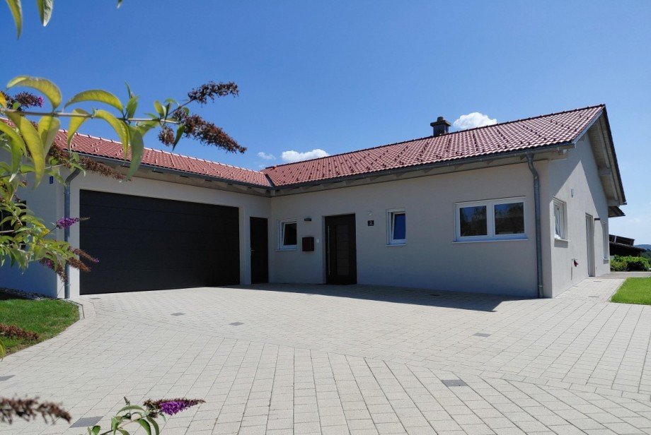 WUNDERSCH�N UND NEUWERTIG ! Bungalow Eging a.See