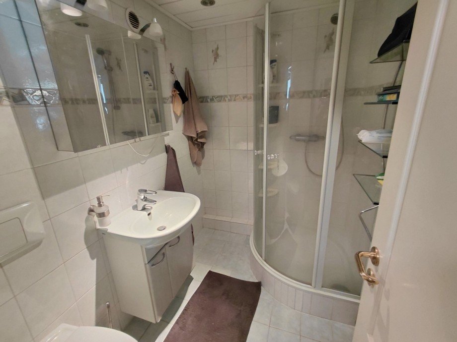 Bad mit Dusche Etagenwohnung Neureichenau