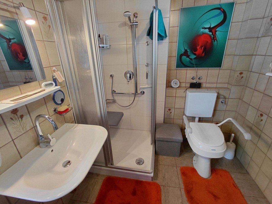 Bad mit Dusche, OG Doppelhaush�lfte Spiegelau