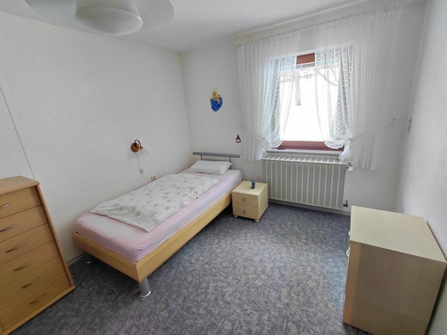 ...ger�umiger Schlafbereich OG Doppelhaush�lfte Spiegelau