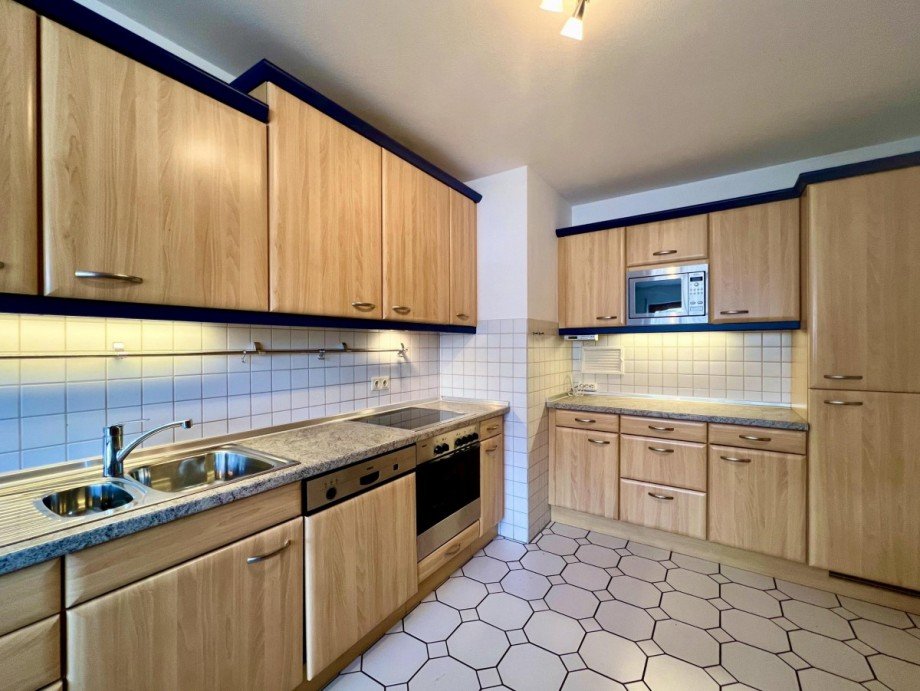 Ger�umige Wohnk�che mit viel Arbeitsfl�che und Stauraum Reihenmittelhaus Grafenau