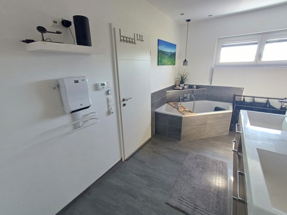 Gro�z�giges Badezimmer OG Einfamilienhaus F�rstenstein