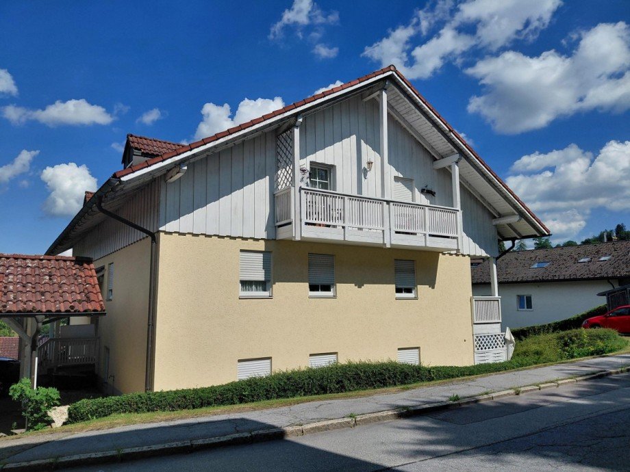 Seitenansicht Souterrainwohnung Waldkirchen