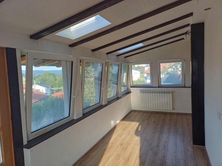 Einfamilienhaus mit Wintrgarten Hohenau Einfamilienhaus INTERESSANTES EINFAMILIENHAUS + Wintergarten mit sch�ner Aussicht * MIETKAUF M�GLICH *